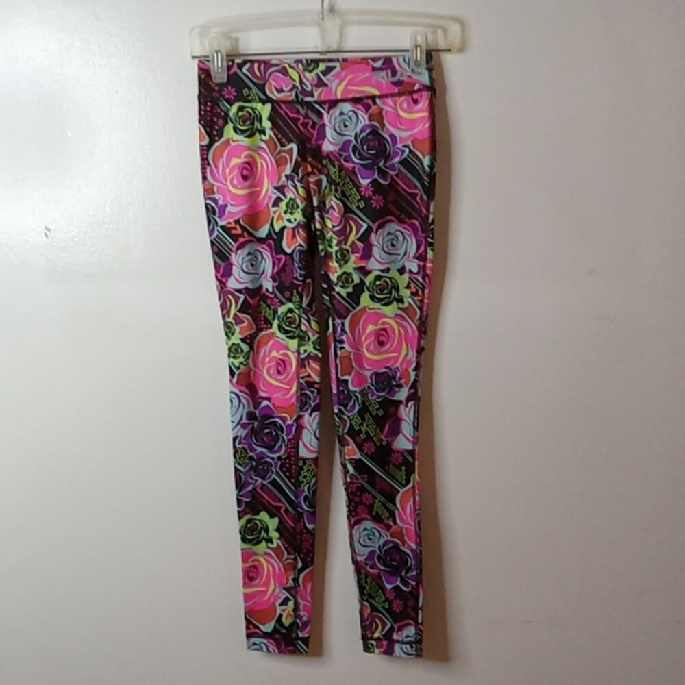 Fila Sports Women's Foral Art to Wear Leggings. Medium Performance Activewear